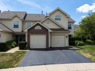 622 Cobblestone Ct, Elgin, IL 60120