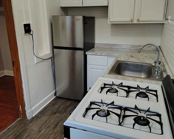 Devonshire Apartments at 1107 Pennsylvania St — Photo 19