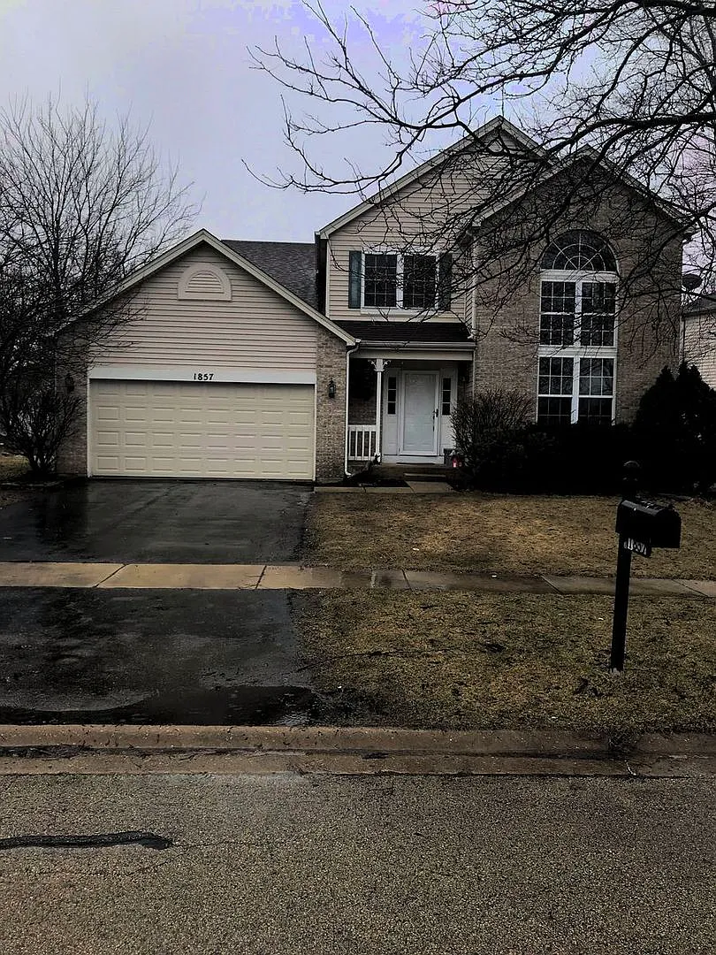 1857 Pebblestone Dr photo 1