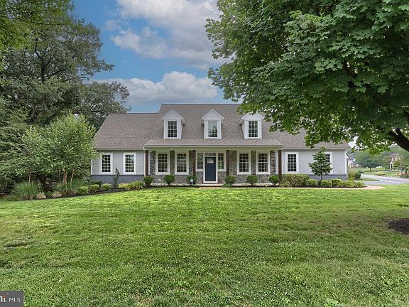 2nd image of 595 Sand Hill Rd