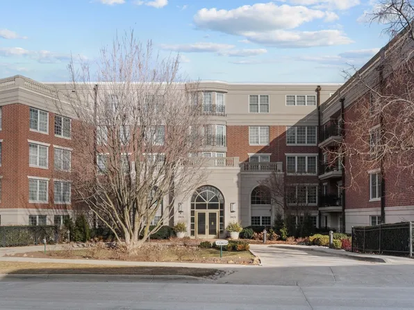 2021 Saint Johns Ave APT 1A, Highland Park, IL 60035