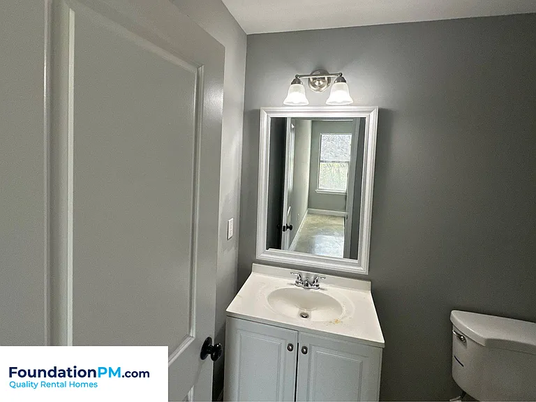 555 Monteagle Dr — Photo 13
