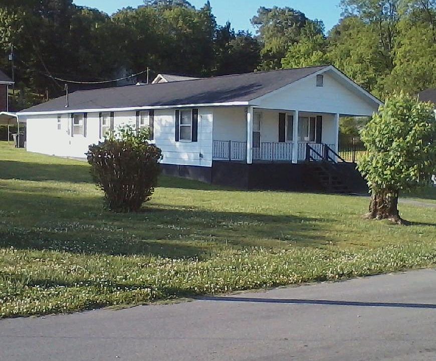 1st image of 719 Honeysuckle Dr