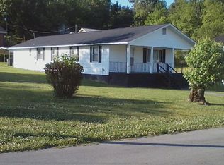 719 Honeysuckle Dr, Madisonville, TN 37354