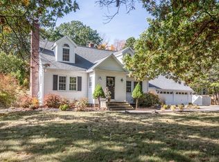 79 Oak Hill Rd, Southborough, MA 01772