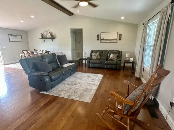 41 Logan Ln, London, KY 40744