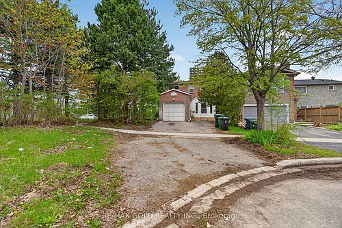 43 Saintsbury Sq Photo 1