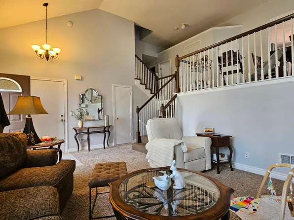 15624 Foster St, Overland Park, KS 66223