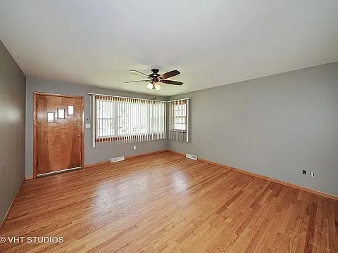 3 bed, 1204 sqft, $2,349 — Photo 1
