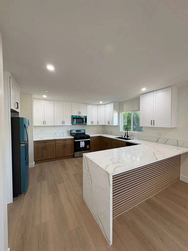 2 bed, 1000 sqft, $4,995 — Photo 1
