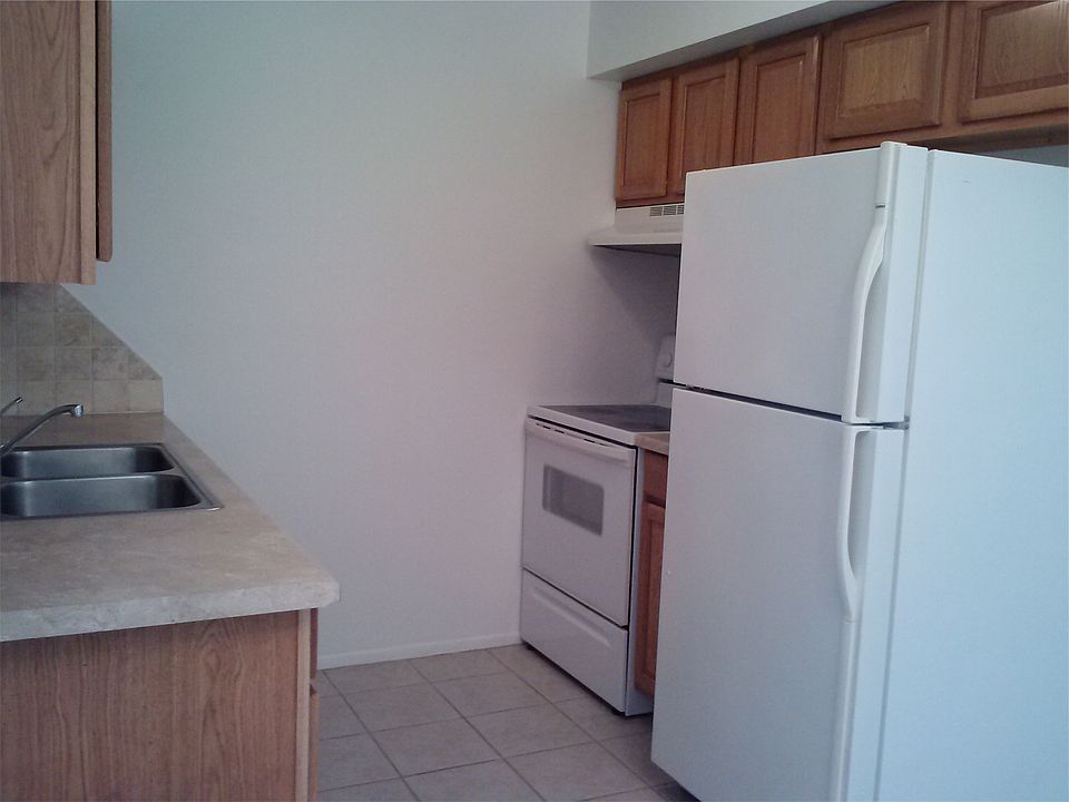 2nd image of 22837 Grove St