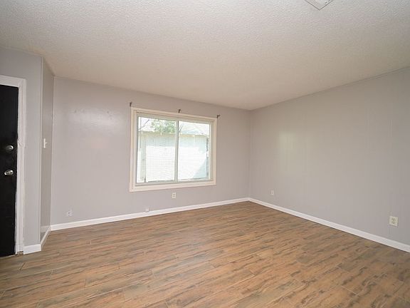 4th image of 506 N 3rd St APT 2