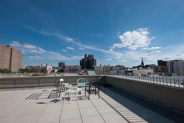 Rented by EXR | media 36