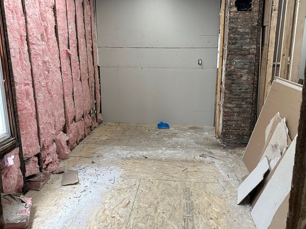 chicago-illinois-2071988333 picture