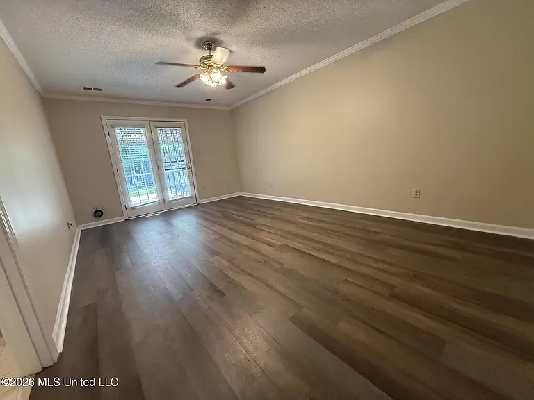 7090 Greenbriar Dr — Photo 13