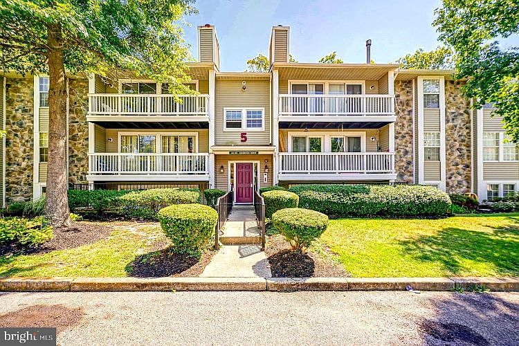 1st image of 56 Kenwood Dr