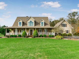 9460 Roberts Rd SE, West Jefferson, OH 43162