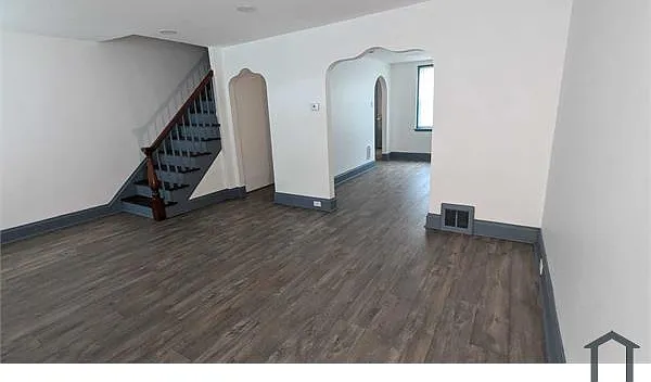 2909 Yorkship Rd — Photo 3