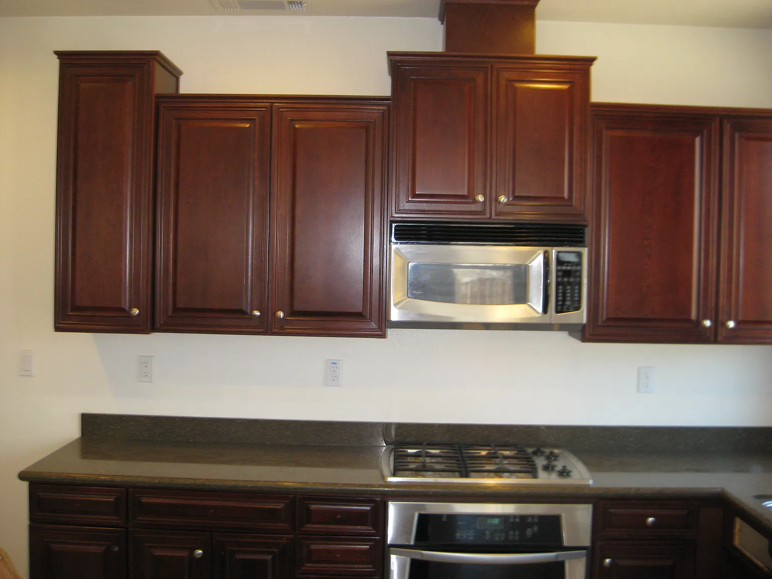 4 bed, 2877 sqft, $3,500 — Photo 4