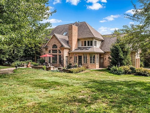 5th image of 760 Stonegate Dr