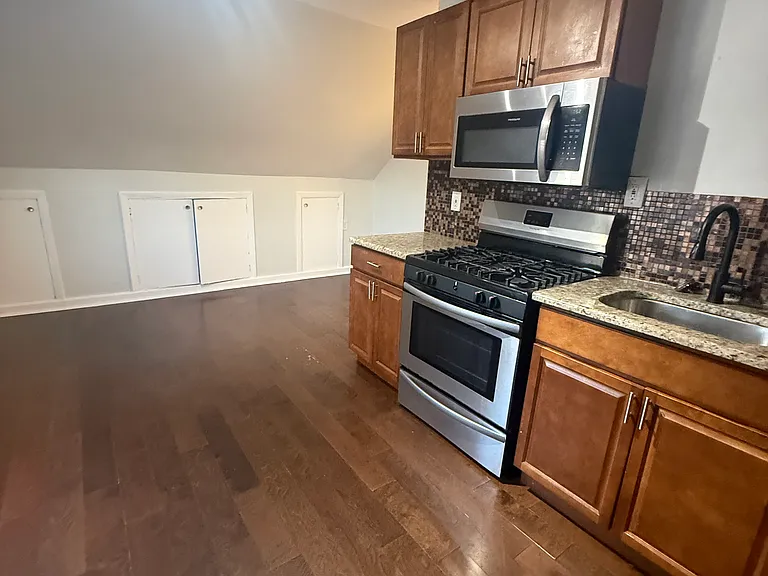 409 Bacheller Ave #2 — Photo 9