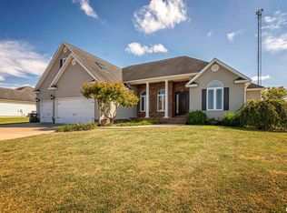 1305 Cardinal Dr, Marion, IL 62959