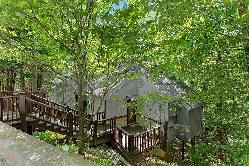 3 bed, 2.0 bath, 1135 sqft, $2,500 — Photo 2
