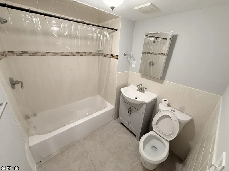 1 bed, 1.0 bath, $1,650 — Photo 2
