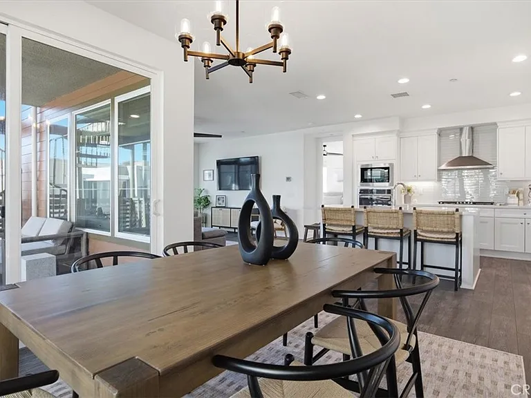 657 Doheny Way — Photo 10
