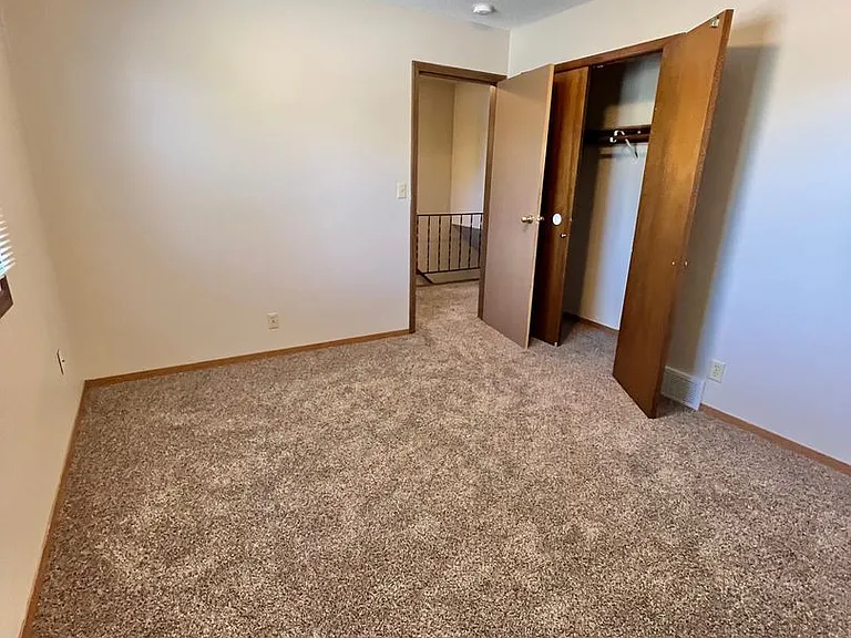 3804 S Hawthorne Ave — Photo 13