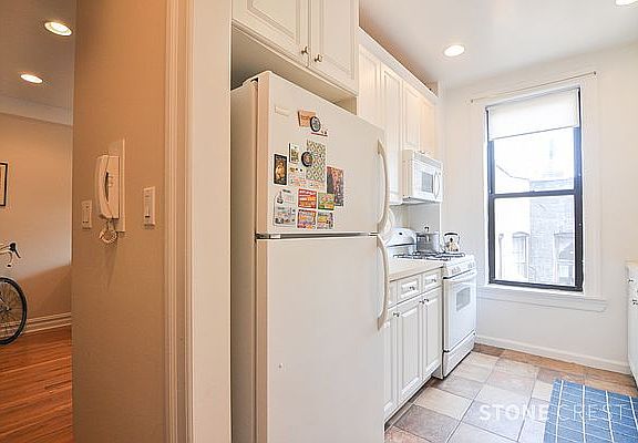 3rd image of 521 W 122nd St #3R