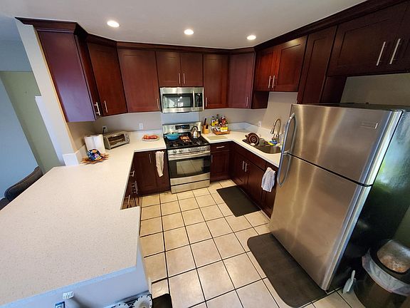 4th image of 20827 Pioneer Blvd #103