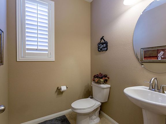 5th image of 158 Black Shadow Ave