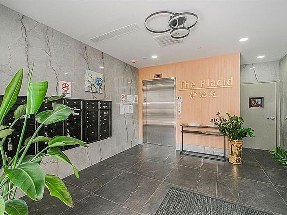 4th image of 811 45th St #5B
