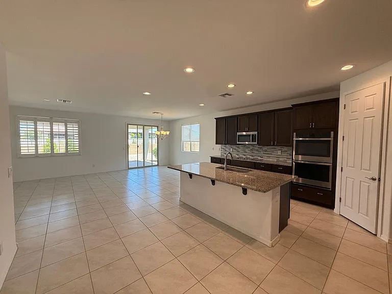 15744 W Jefferson St — Photo 12