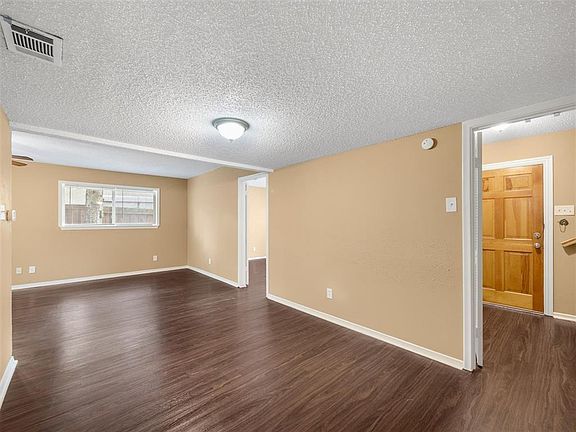 3rd image of 1106 Atlanta Dr