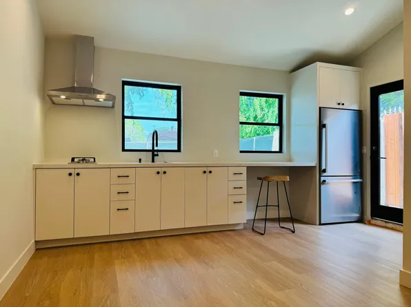 (undisclosed Address), North Hollywood, CA 91606