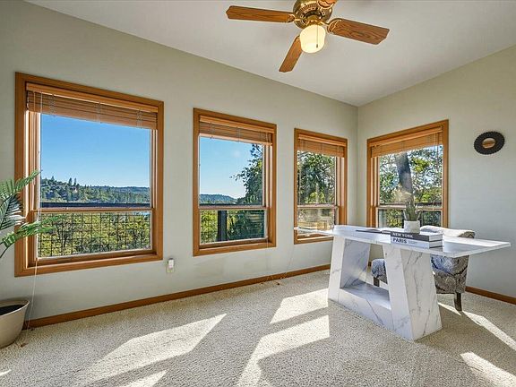 3rd image of 13868 Hemlock Dr
