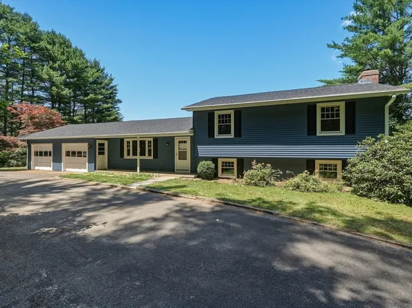 59 Lovers Ln, Greenfield, MA 01301
