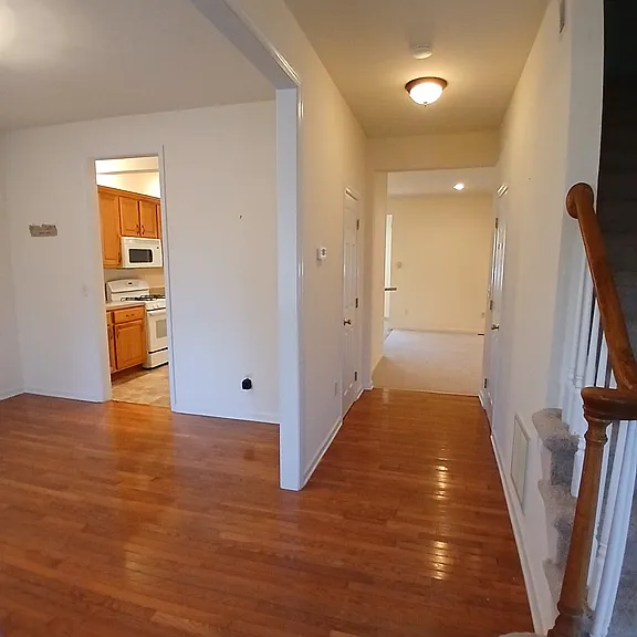 18 Greystone Dr — Photo 4