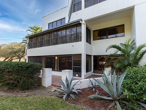 3rd image of 272 Aquarina Blvd #272