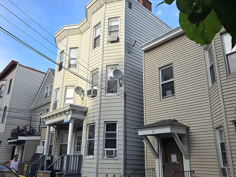4 Convent Ave #3L — Photo 1