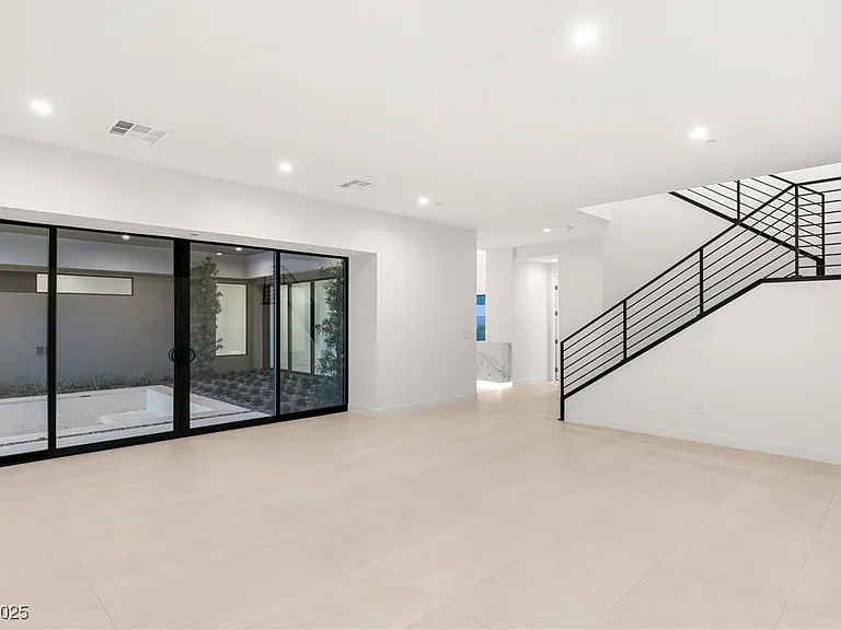 7385 Heron Canyon Ct — Photo 24