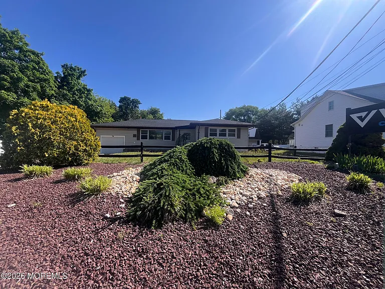 14 Wood Ave #A — Photo 24