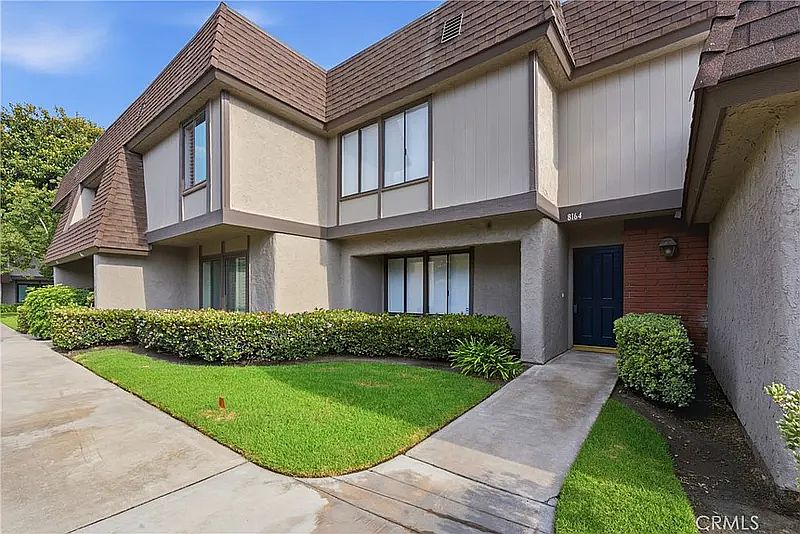 1st image of 8164 Laguna Ct