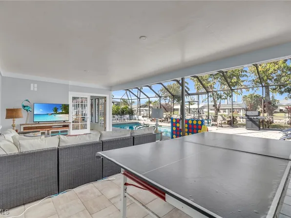 1443 Windsor Ct, Cape Coral, FL 33904