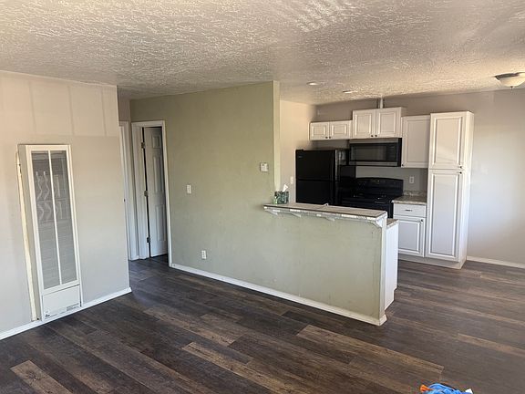 4th image of 803 E Hill Ave