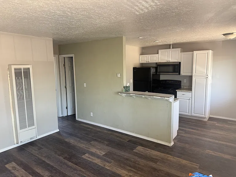 803 E Hill Ave — Photo 4