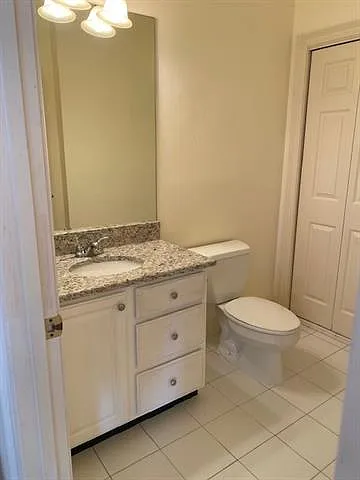 801 Rue Burgundy #321 — Photo 11