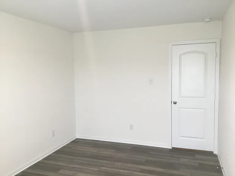 1330 Treeta Trl — Photo 11